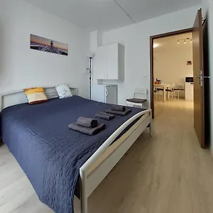 arsenal-house-budapest-1041.inbudapesthotels.com/